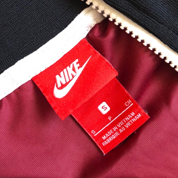 Nike Windbreaker - Picture 7 of 7
